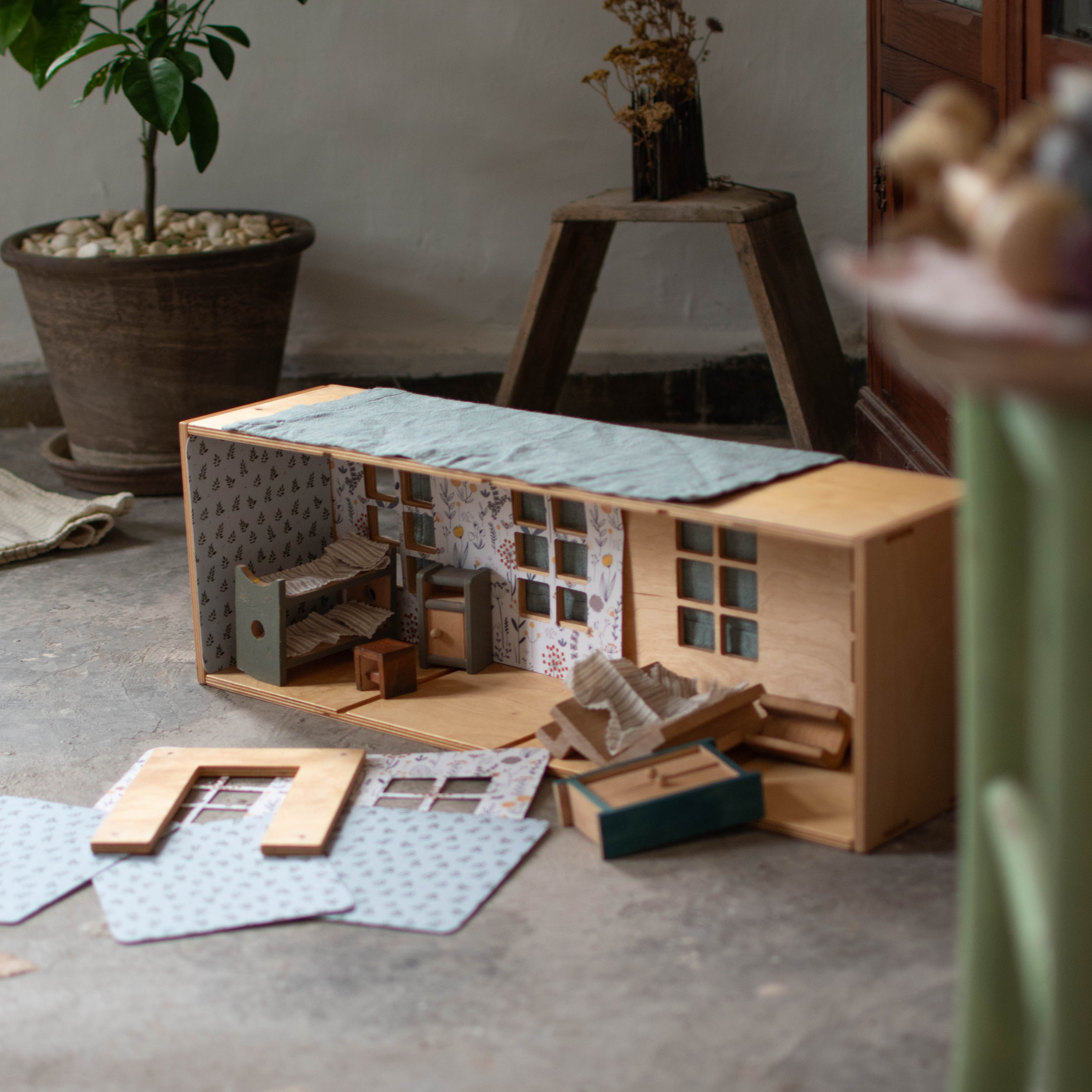 autumn dollhouse play 1-1-4